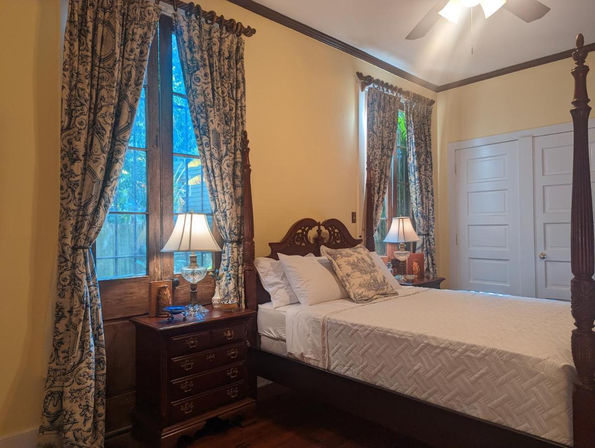 Villas De Frenchmen New Orleans Exterior photo